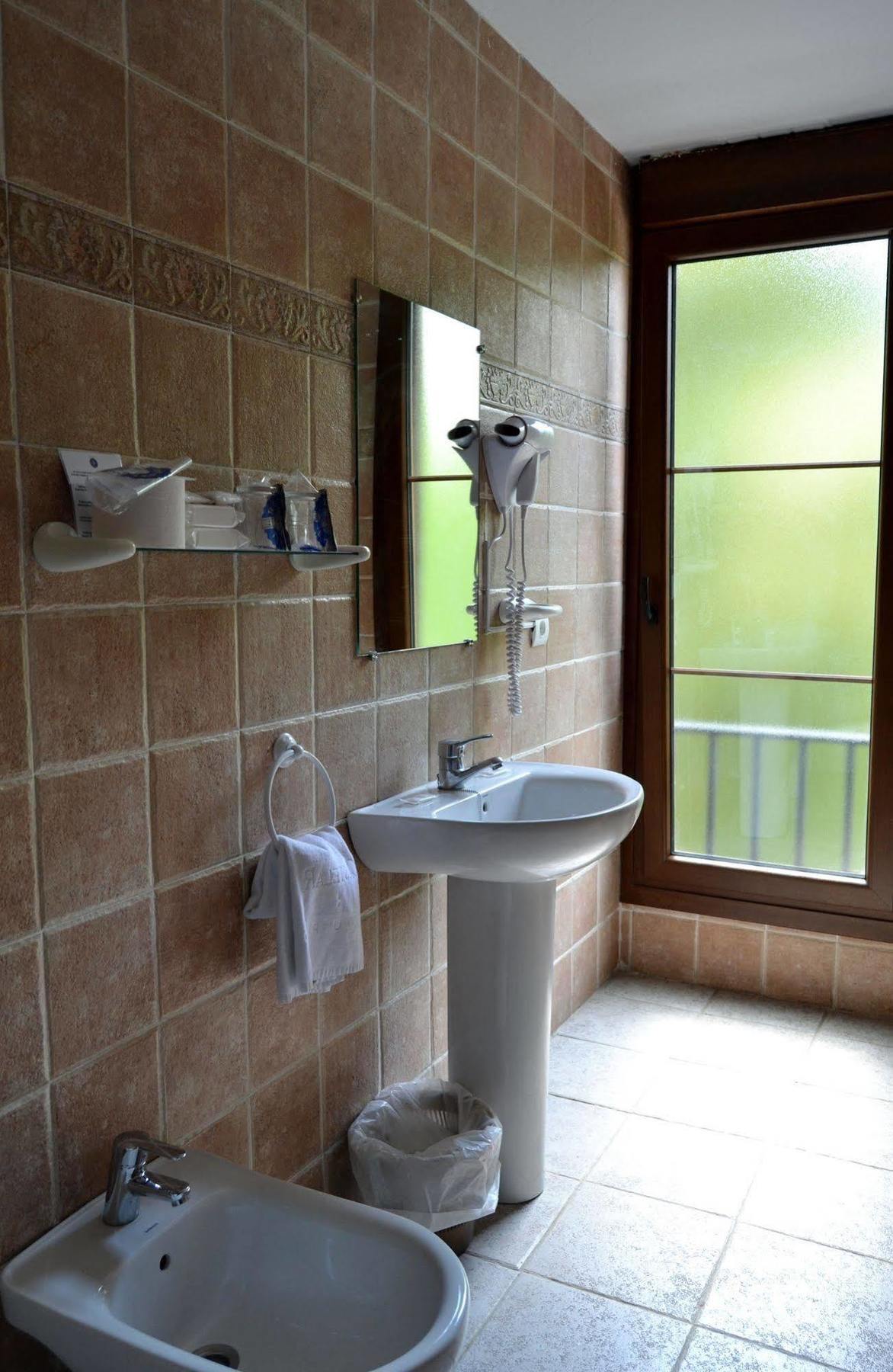 Hotel Termas De Liérganes Dış mekan fotoğraf
